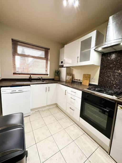 Bright & Spacious Split Level Flat In Kennington London Exteriör bild