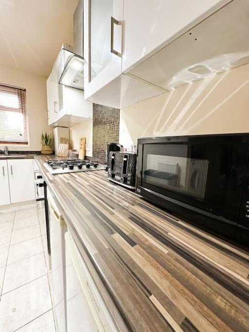 Bright & Spacious Split Level Flat In Kennington London Exteriör bild